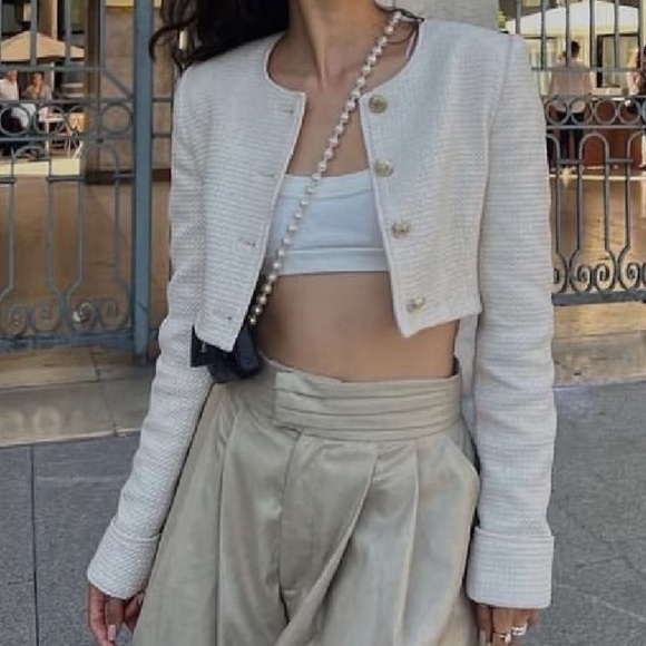 Zara Jackets & Blazers - ZARA TEXTURED CROPPED JACKET